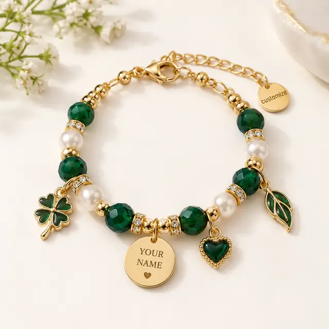 Customizable charm bracelet
